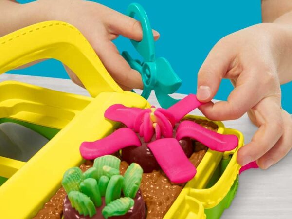 Play-Doh Blooming Flowers - Indoor Garden Playset