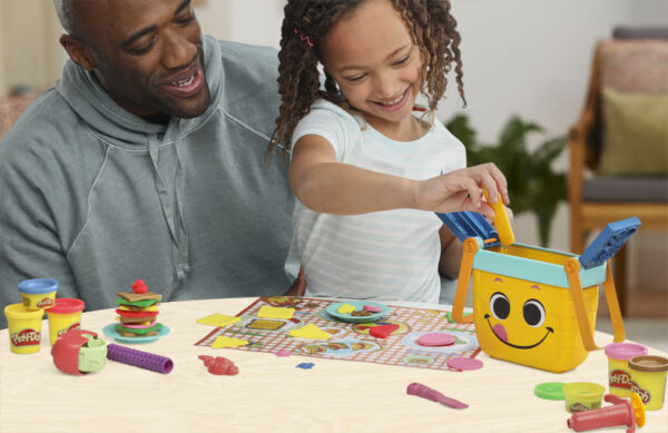 Play-Doh Picnic Shapes - Basket Shape Activity Set