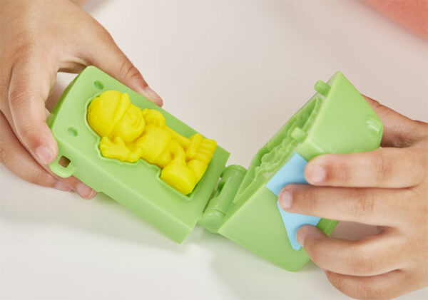 Play-Doh Wheels Dumpin' Fun 2-in-1 Garbage Truck