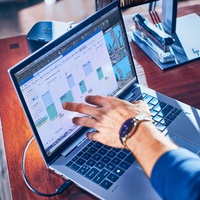 ^HP ZBFF14G10 I5-1335U 16/512 W11P