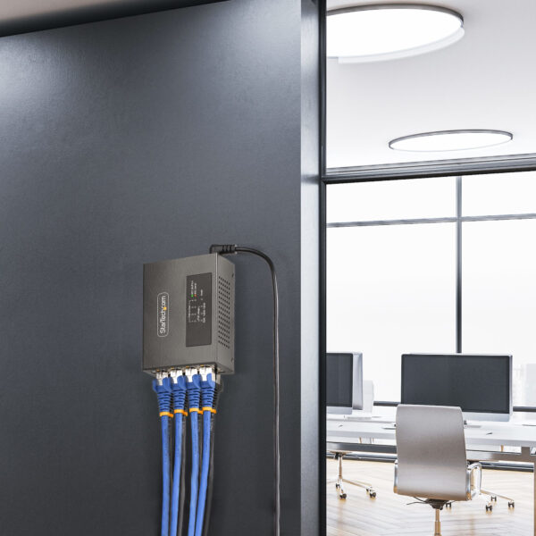 StarTech.com 4-Port Multi-Gigabit PoE++ Injector, 5/2.5/1G Ethernet (NBASE-T), PoE/PoE+/PoE++ (802.3af/802.3at/802.3bt), 160Watts Power Budget, Wall/DIN Rail Mountable, Unmanaged