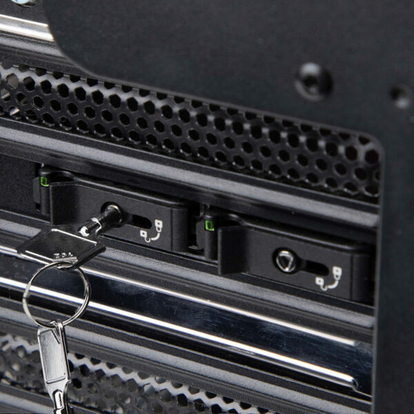 StarTech.com TR-M2-REMOVABLE-PCIE drive bay panel Storage drive tray Black, Silver