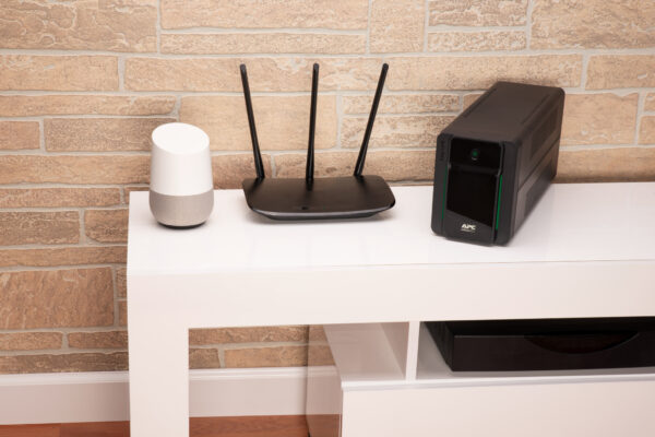 APC BVX900LI-GR uninterruptible power supply (UPS) Line-Interactive 0.9 kVA 480 W 2 AC outlet(s)