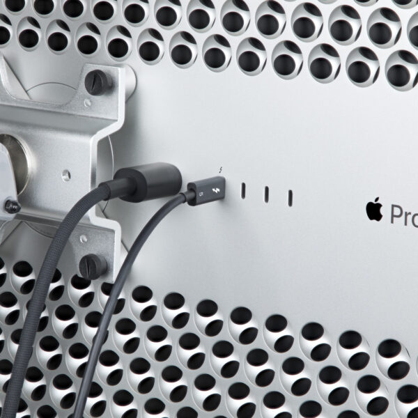 StarTech.com 2.6ft (80cm) Thunderbolt 5 Cable, 80Gbps/Up to 120Gbps, 240W PD, 8K 60Hz, Certified Thunderbolt Cable - Compatible w/Thunderbolt 4/USB4/USB-C