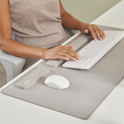 Fellowes Keyboard Wrist Rest Breyta Keyboard Wrist Support with Fellowes Keyboard Wrist Rest Breyta Keyboard Wrist Support with