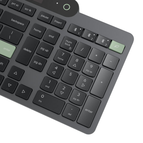 SELF-CHARGING BLUETOOTH KEYBOARD UK