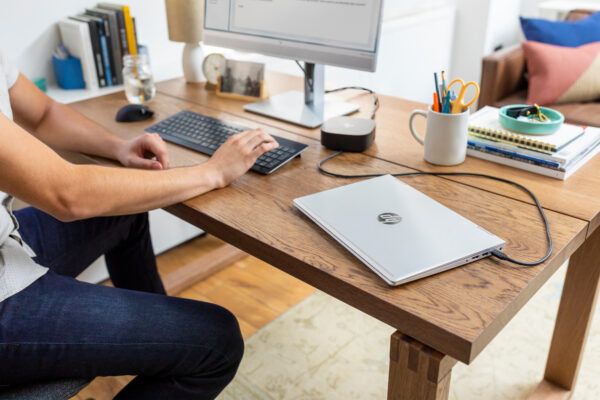 ^HP USB-C DOCK G5