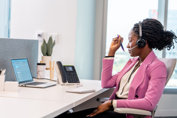 POLY EDGE E220 IP PHONE AND POE-E