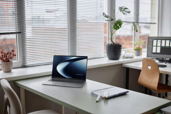 ASUS ExpertBook P3 PM3606CK-R515X AMD Ryzen™ AI 5 330 Laptop 40.6 cm