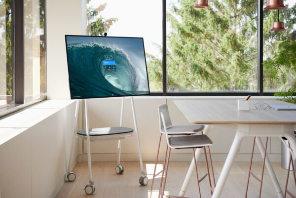 APC Smart-UPS Charge Mobile Battery for Microsoft Surface Hub 2S & APC Smart-UPS Charge Mobile Battery for Microsoft Surface Hub 2S & Surface Hub 3