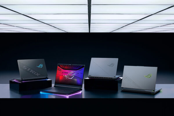 ASUS ROG Strix G18 G814PP-S9018W AMD Ryzen™ 9 7940HX Laptop 45.7 cm