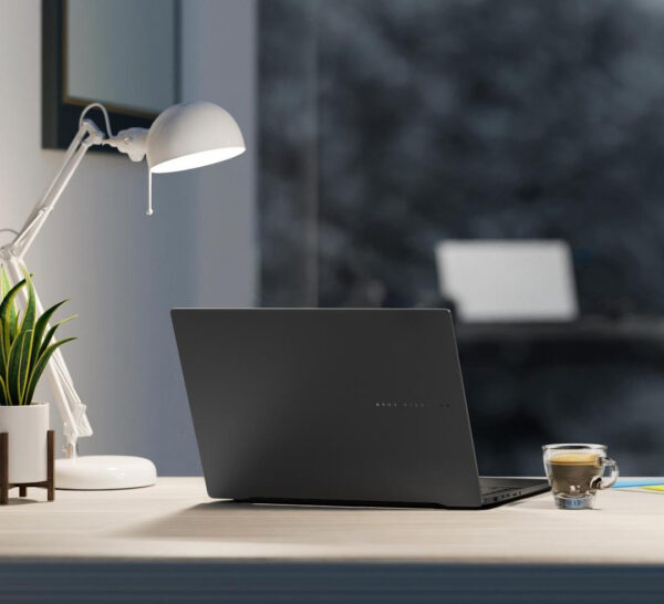 ASUS Vivobook S15 OLED M5506WA-MA042W AMD Ryzen AI 9 365 Laptop 39.6