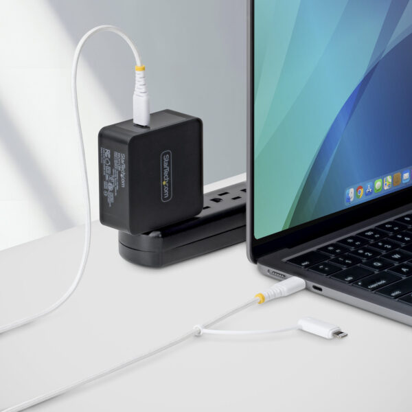 StarTech.com 1m (3ft) 2-in-1 Rugged USB-C Charging Cable with StarTech.com 1m (3ft) 2-in-1 Rugged USB-C Charging Cable with