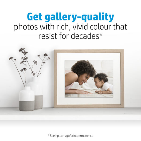 HP Premium Plus Photo Paper Satin 300 g/m2 A4 (210 x 297 mm) 20 sheets HP Premium Plus Photo Paper Satin 300 g/m2 A4 (210 x 297 mm) 20 sheets