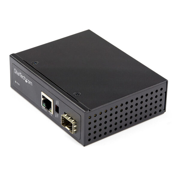 StarTech.com PoE+ Industrial Fiber to Ethernet Media Converter 60W StarTech.com PoE+ Industrial Fiber to Ethernet Media Converter 60W