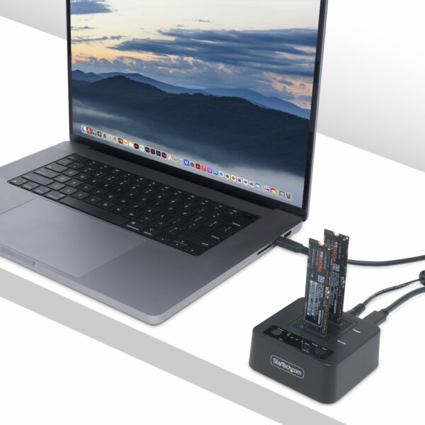StarTech.com 1:1 M.2 NVMe Drive Duplicator, Standalone M.2 SSD StarTech.com 1:1 M.2 NVMe Drive Duplicator, Standalone M.2 SSD