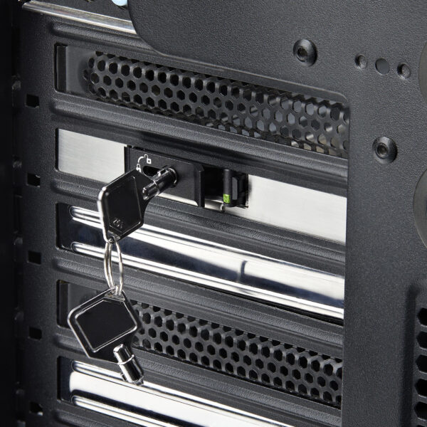 StarTech.com M.2 NVMe SSD to PCIe x4 Mobile Rack/Backplane with StarTech.com M.2 NVMe SSD to PCIe x4 Mobile Rack/Backplane with