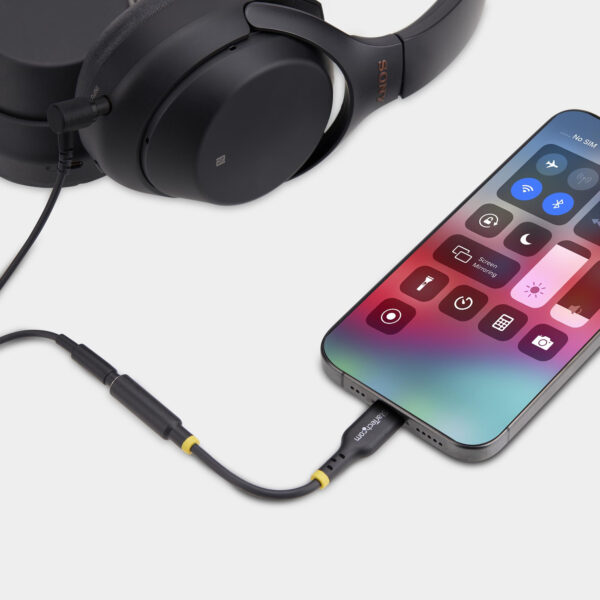 StarTech.com 5in (12.7cm) USB-C to 3.5mm TRRS Headphone/Headset Jack